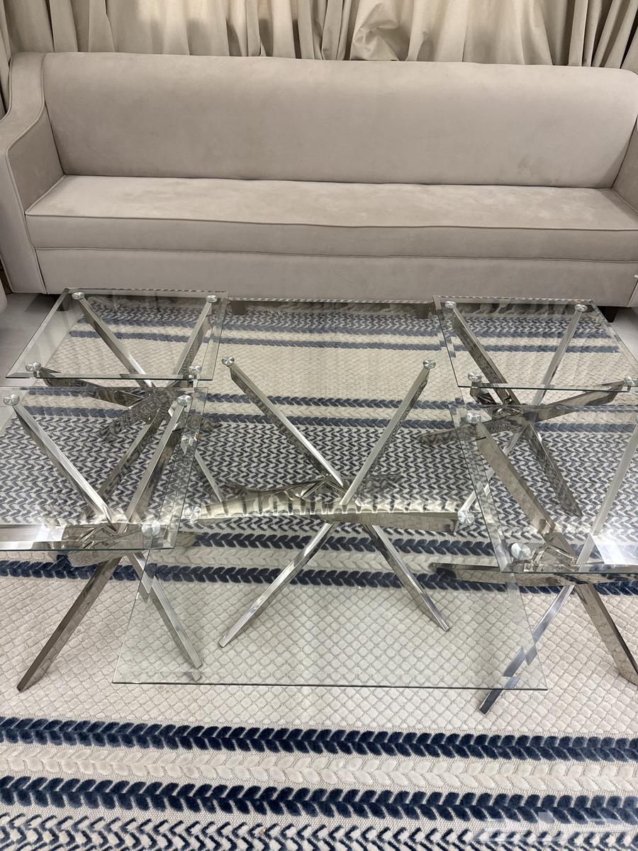 طاولات للبيع64384492953602110