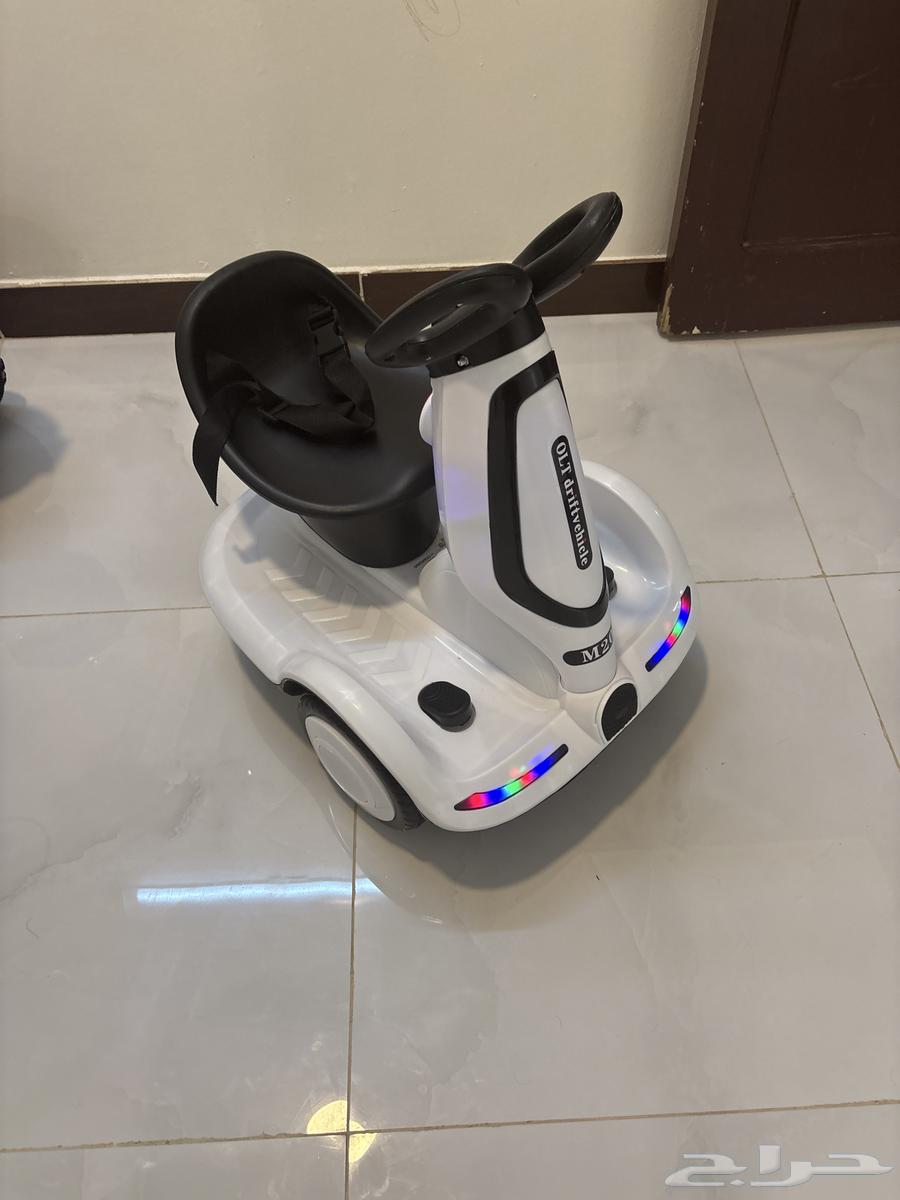 سيارة اطفال تعمل على شحن كهرباي للبيع64385817496451111