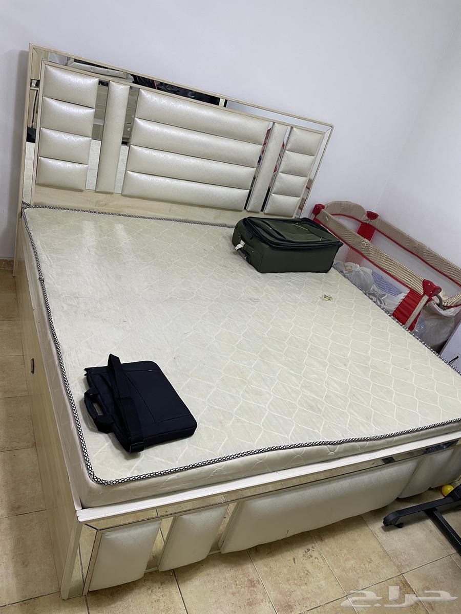 غرفه نوم تفصيل مكونه من ثمان قطع للبيع64378687599747113