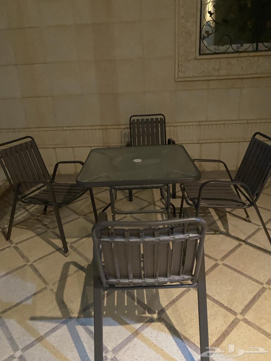 للبيع طاوله خارجيه للحوش والحدائق شبه جديده64388232017923113