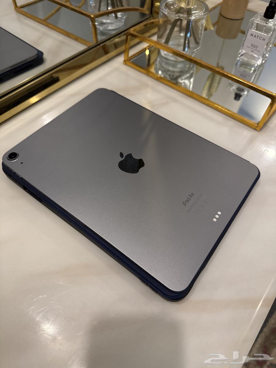 للبيع ايباد اير M2 اللون فضي 11 إنش64379094039426111
