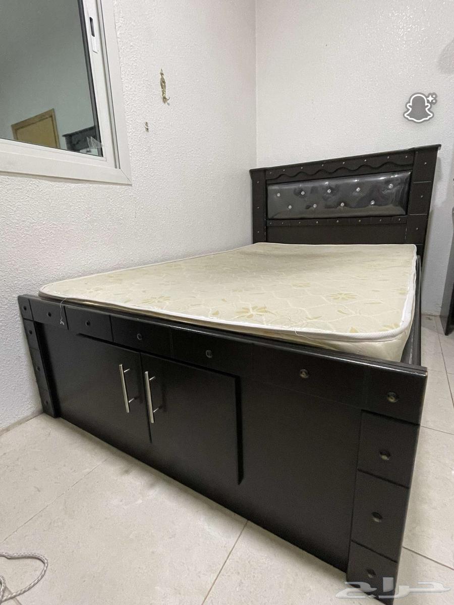 للبيع غرفة نوم بحالة ممتازه64383455335682112