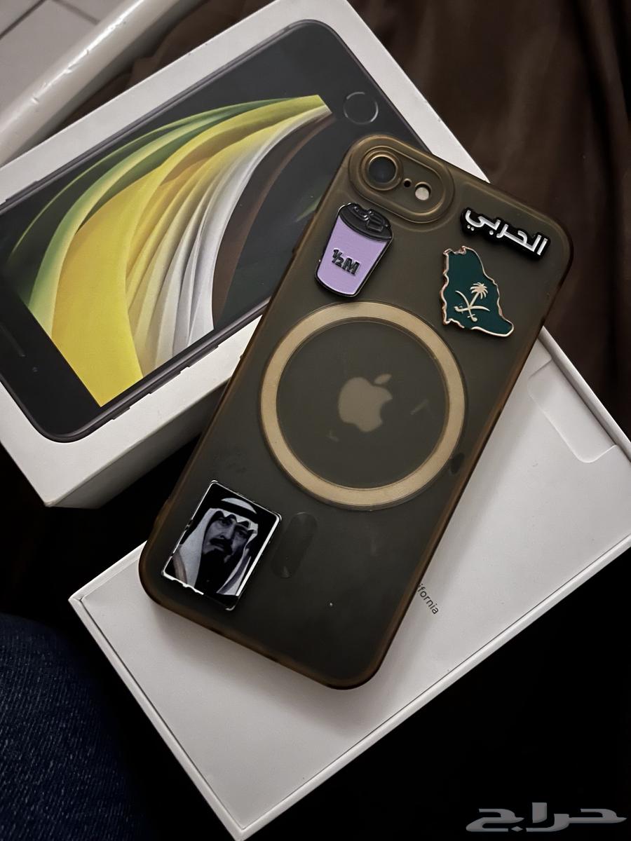 ايفون SE2020 نضيف ما انفك64377739831425111