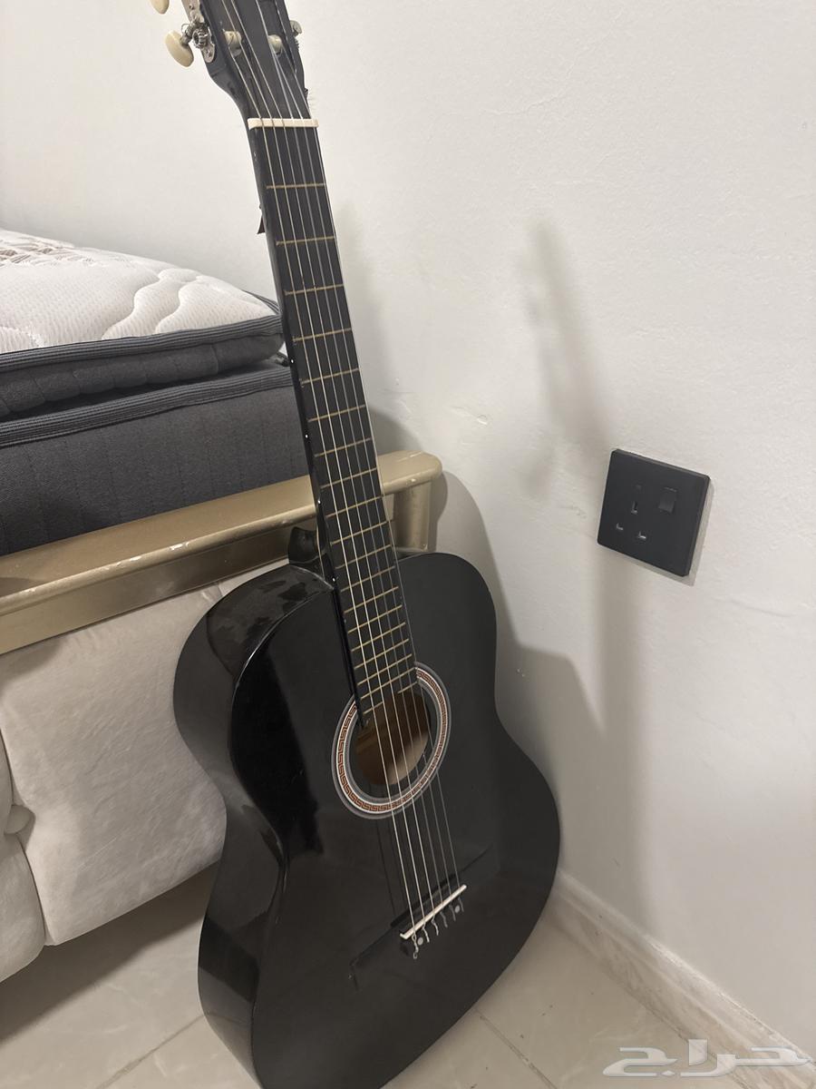 قيتار مستعمل للبيع64392264330754110