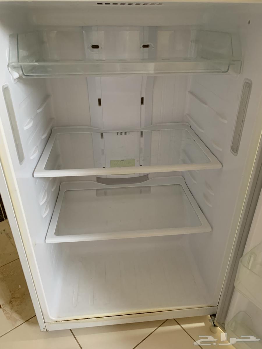 Refrigerator with freezer64382321270146111