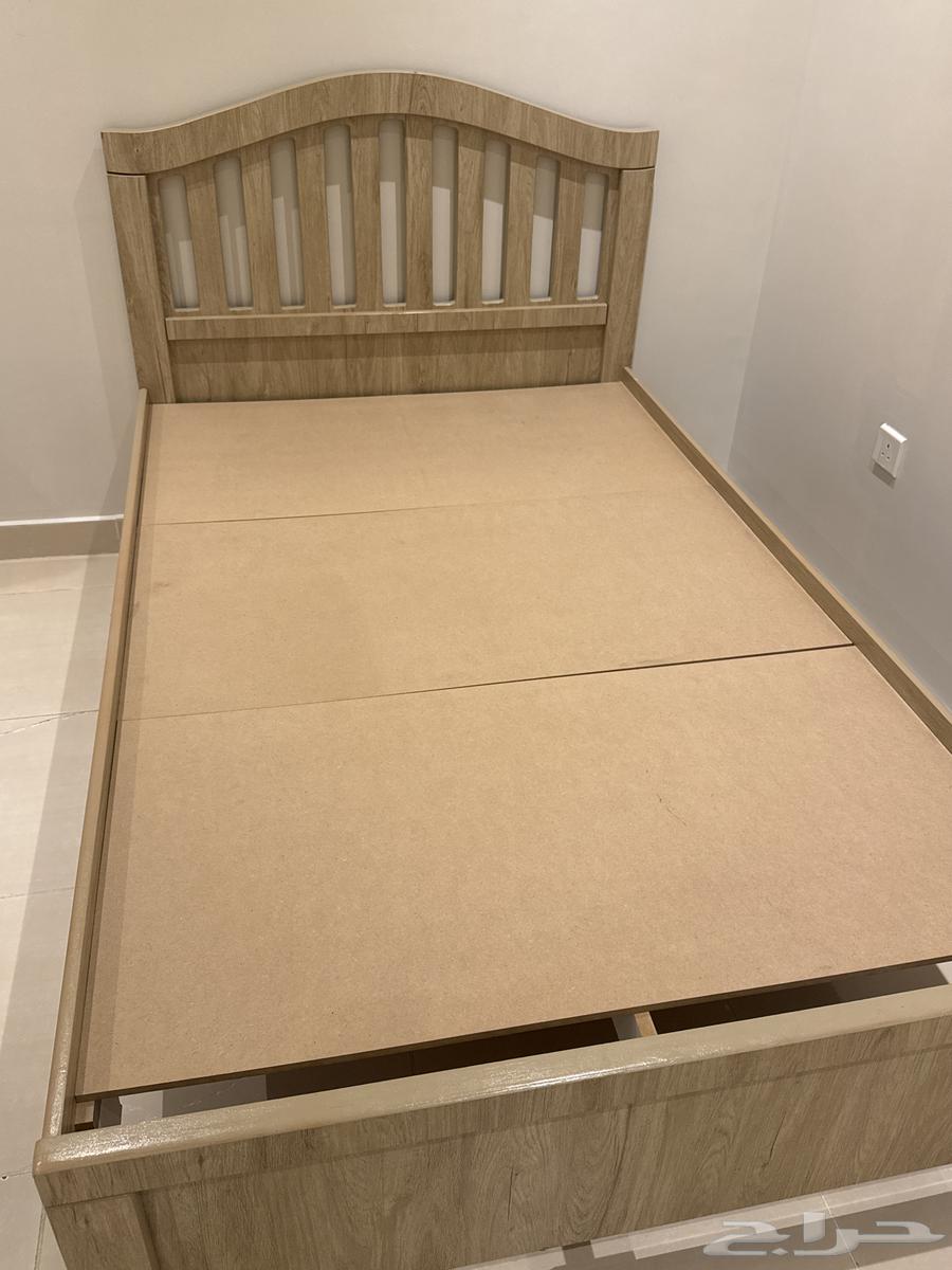 سرير ومرتبة نفر ونص جديد64390124052097110