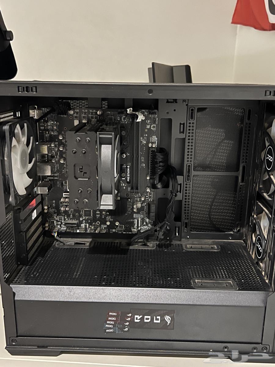 للبيع بي سي بدون رام و بدون كرت شاشة64384758799619111