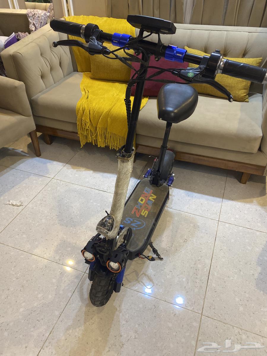 Fully foldable scooter with key start and remote control64383178103810110