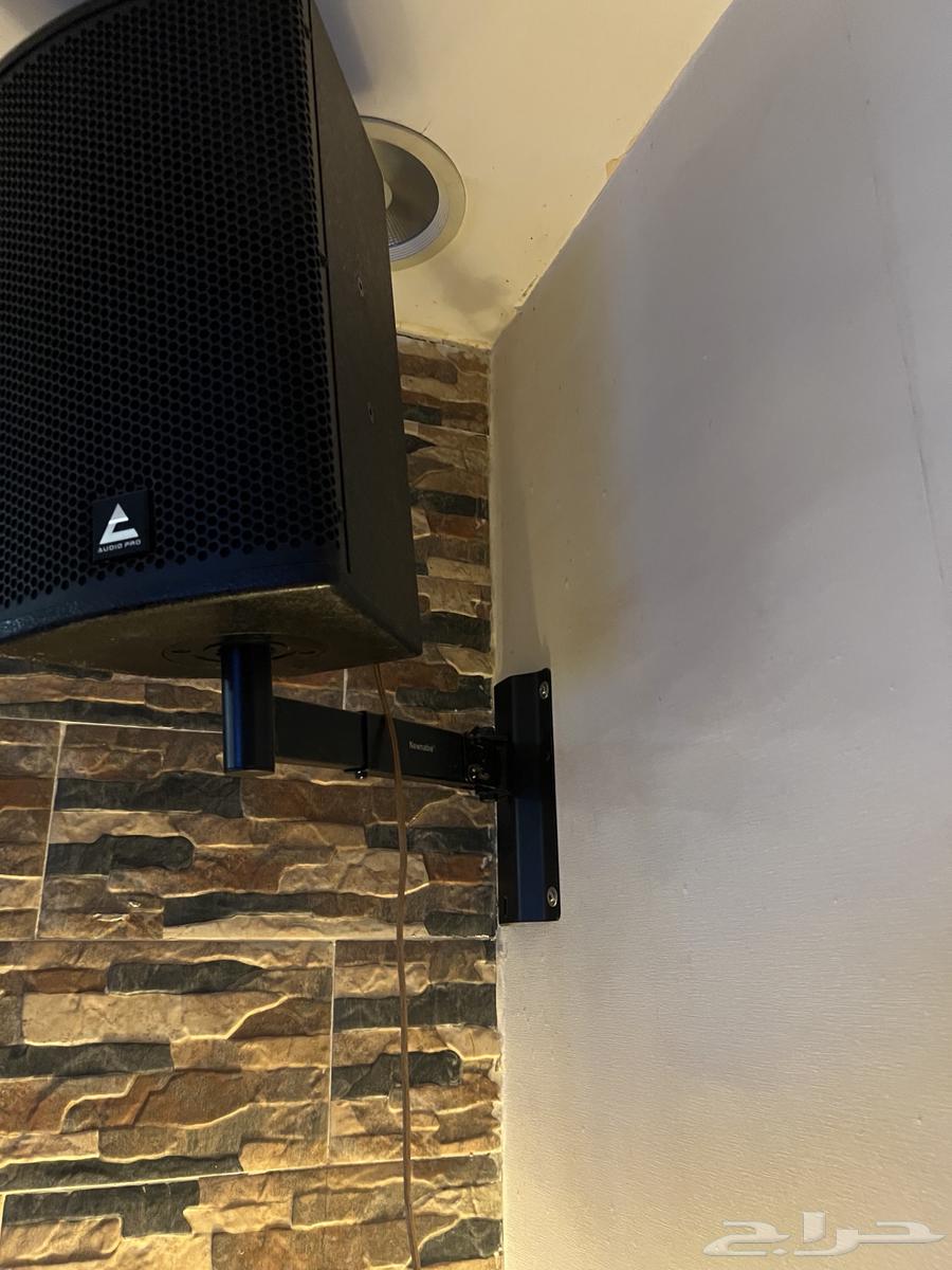 Broken with three speakers, almost new64379790473347113