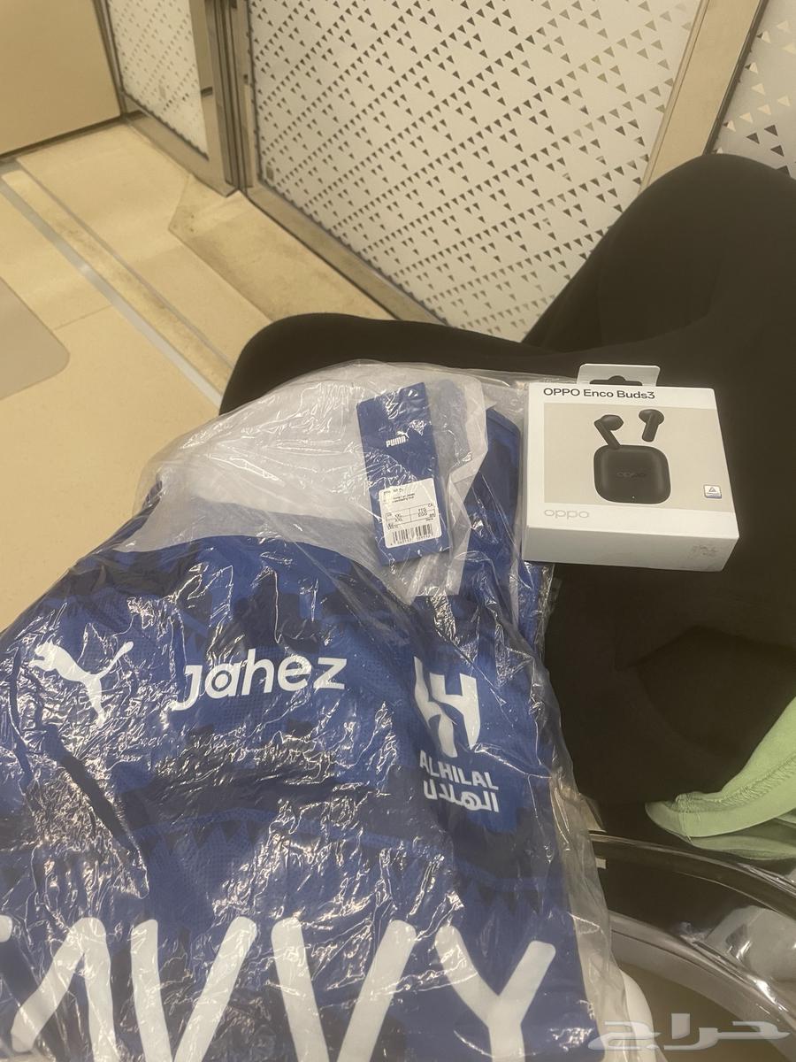 تيشيرت الهلال مقاس XXl وسماعه من عبدالرحمن السدحان اليوم64390884528899110