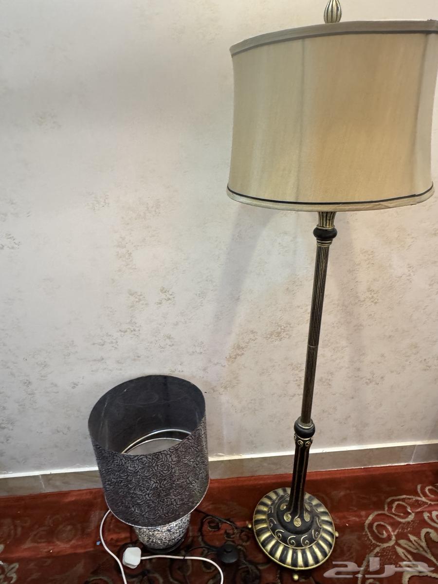 Furniture, chairs, and a 50-inch Samsung screen, lamps, tables, suction device64379443325571113