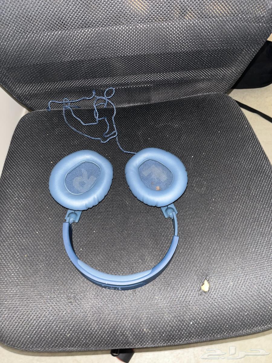 Headset and splitter for sale, headset 50 SAR, splitter 20 SAR64383594499586110