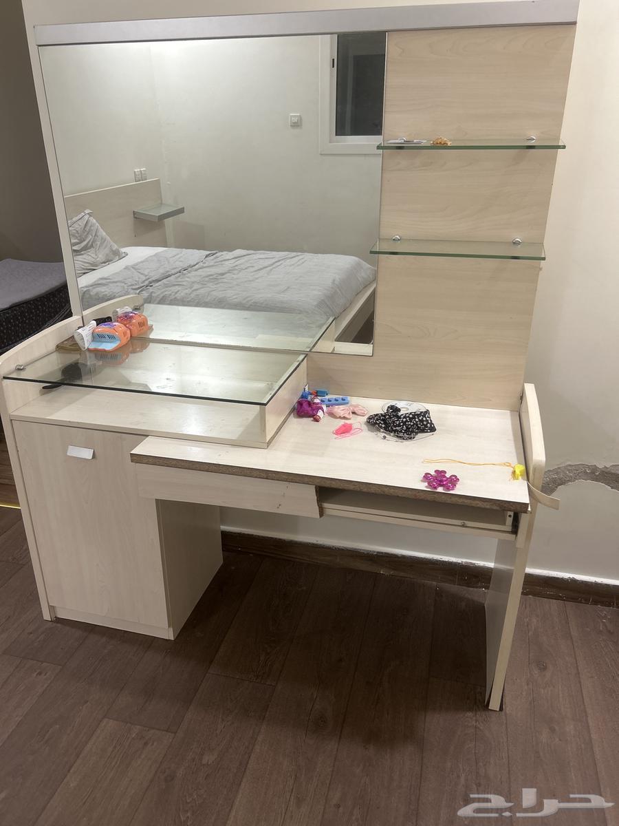 سرير وتسريحه صغيره ل البيع64378746080643110