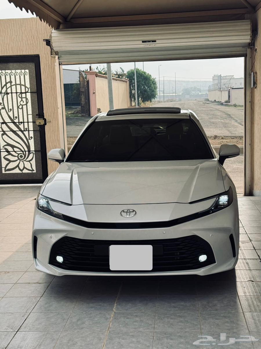 كامري 2025 بنزين LE شبه جديد سعودي64532565078401110