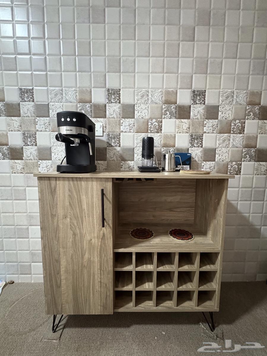 ركن قهوة تفصيل خشب أصلي نظيف جدا64385494945281110