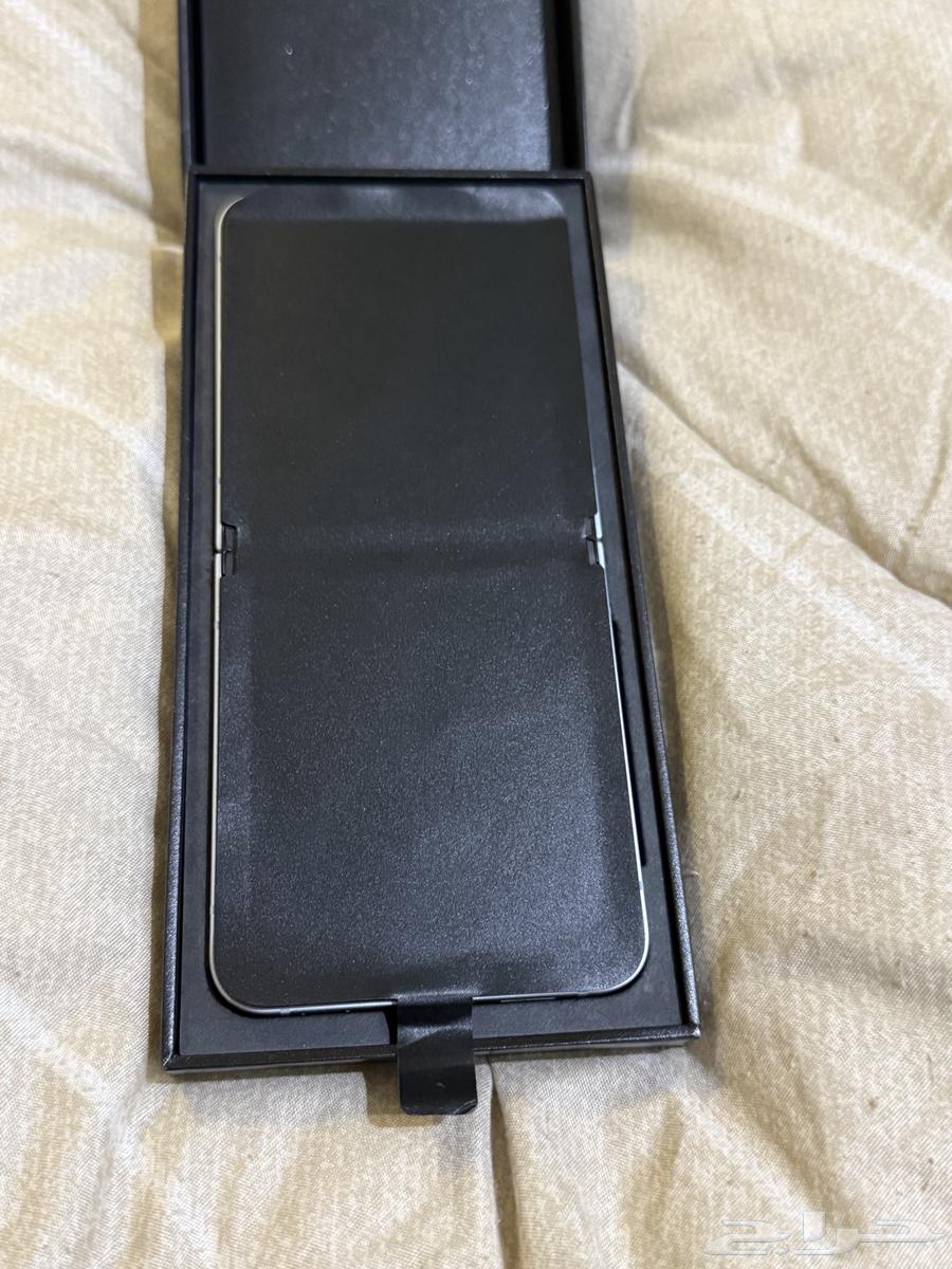 سامسونج زد فليب 6 25664390843292033112