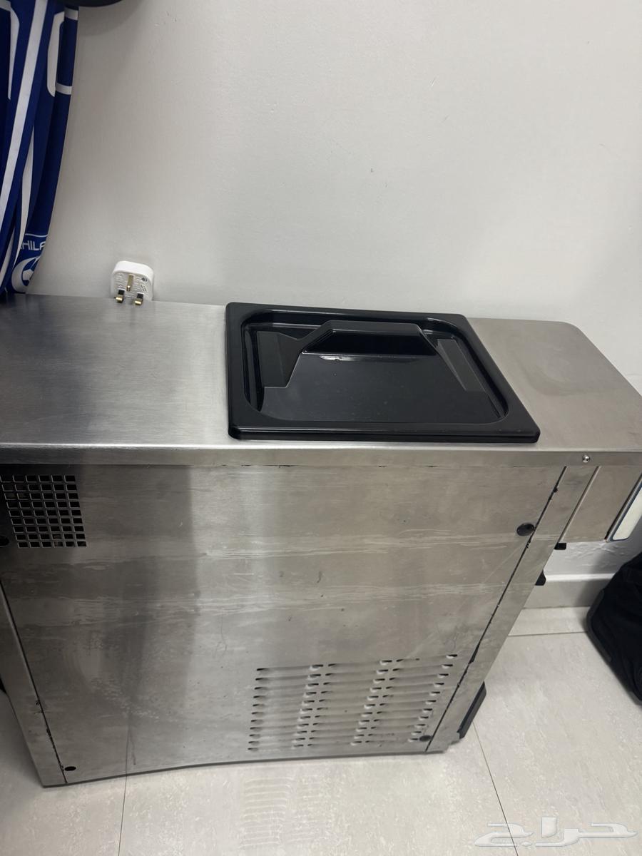 Ice cream machine64388976724738110