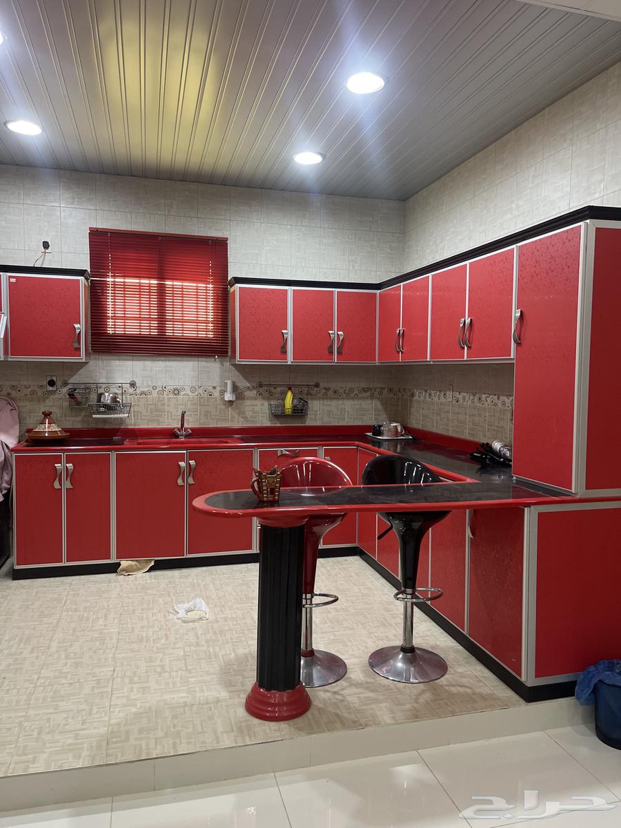 السلام عليكم مطبخ للبيع شبه الجديد64381589020803110