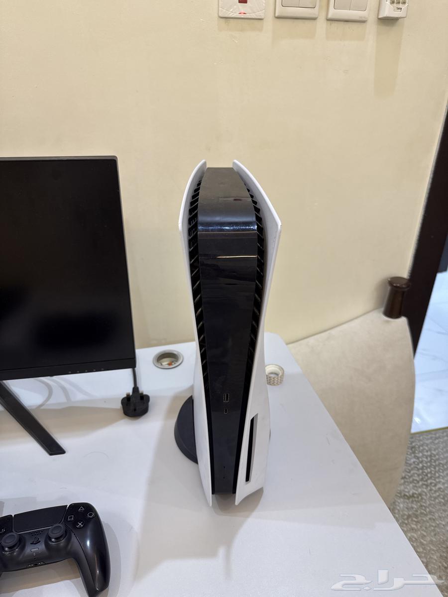 Sony 5 for sale with screen, microphone, mic stand, and headset64390582381443112