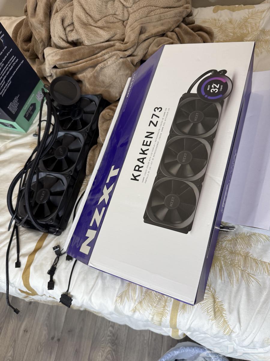 Kraken Z73 3-Fan Liquid Cooler with Screen Used64377404108419111