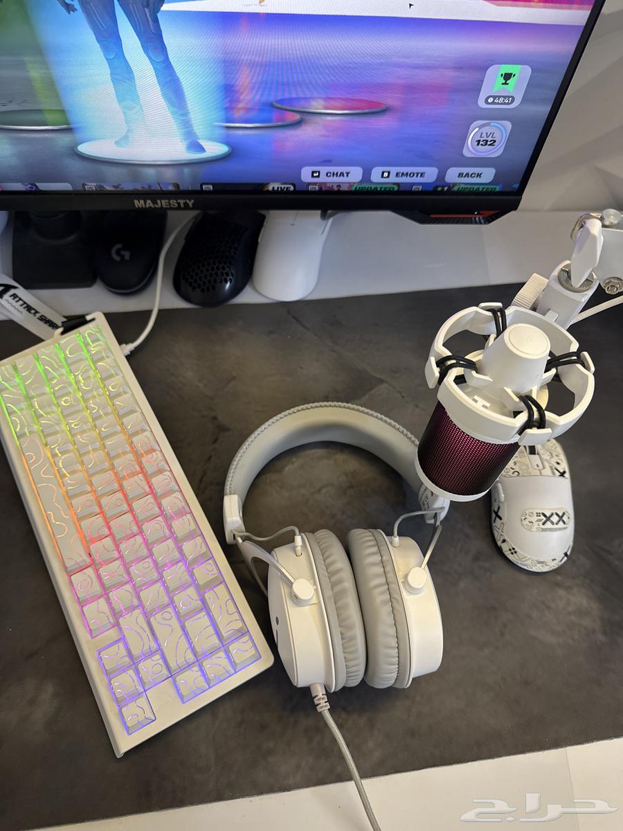 Mouse, keyboard, mouse pad, and headset for sale64383053082369110