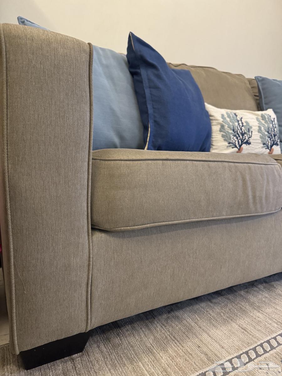 كنب اشلي لون بيج قطعتين (ثلاثي)64379486980739111