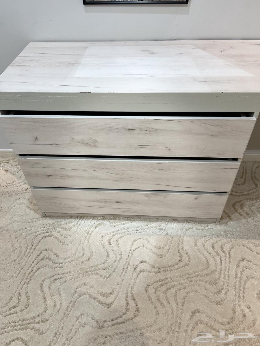 Wardrobe with a 100 comb set64384161623299110