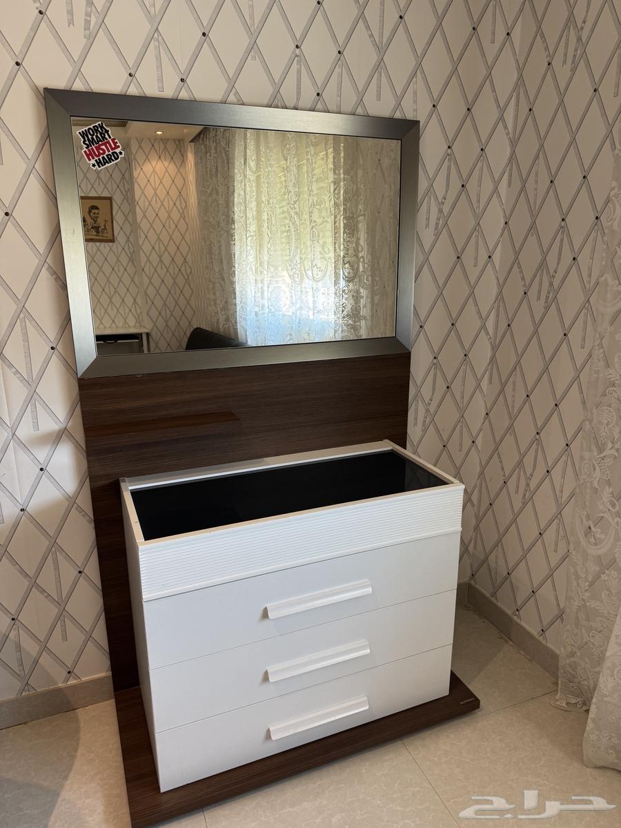 غرفة نوم متكاملة للبيع استعمال نظيف64382418630402112