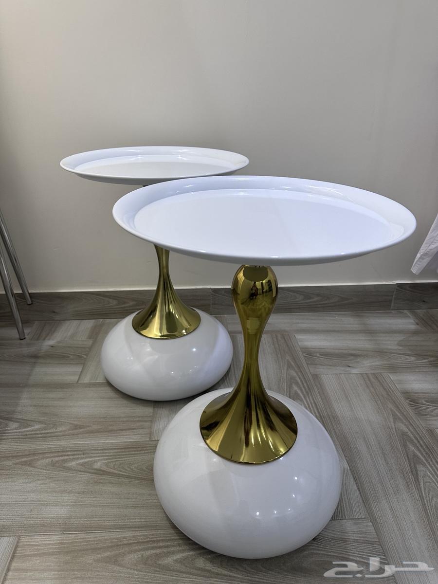 طاولة من بيتونيا64384910711939110