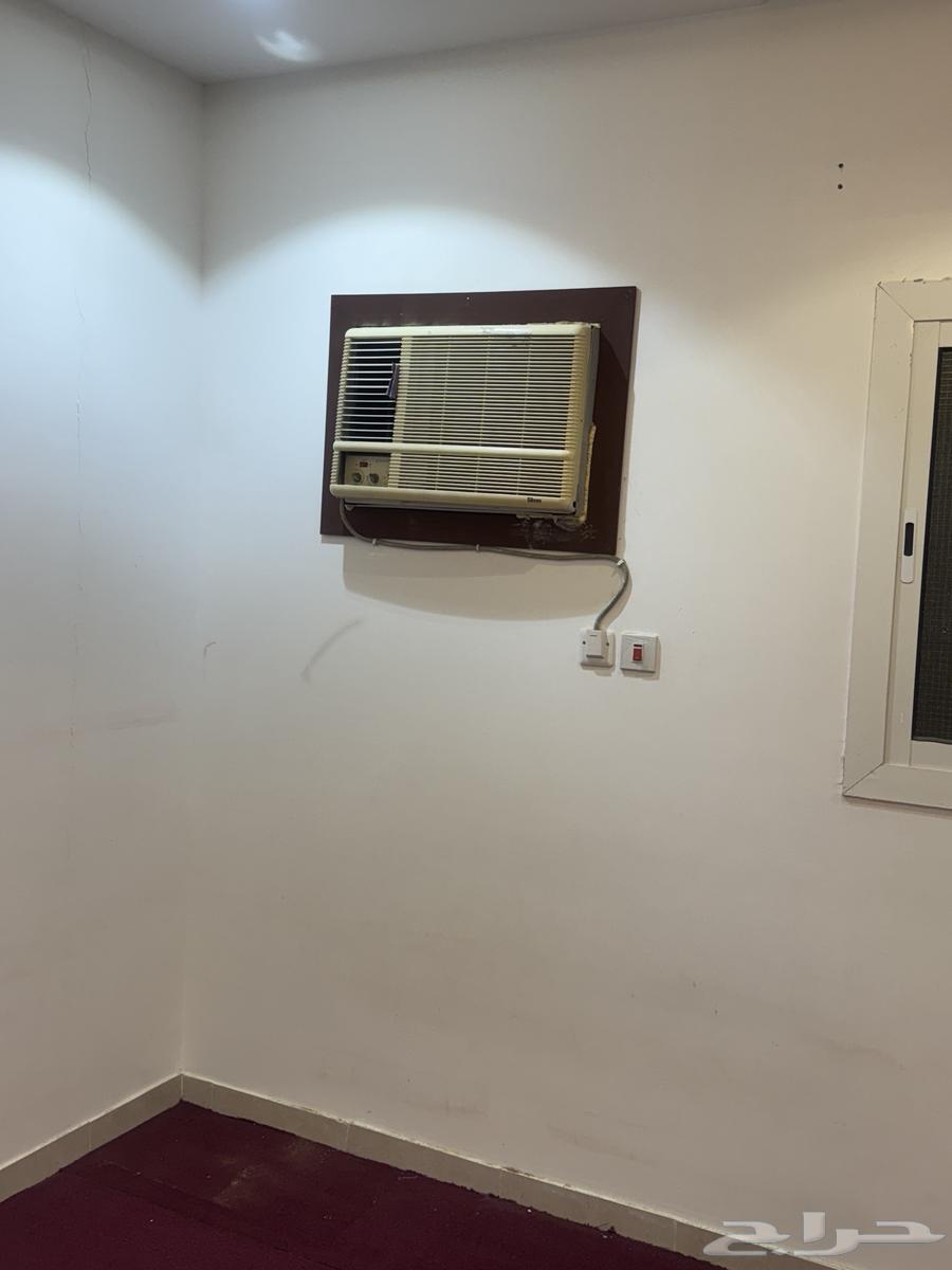 Two 12,000 BTU split air conditioners, one window air conditioner, a refrigerator, an oven, and two gas cylinders64390471988609110