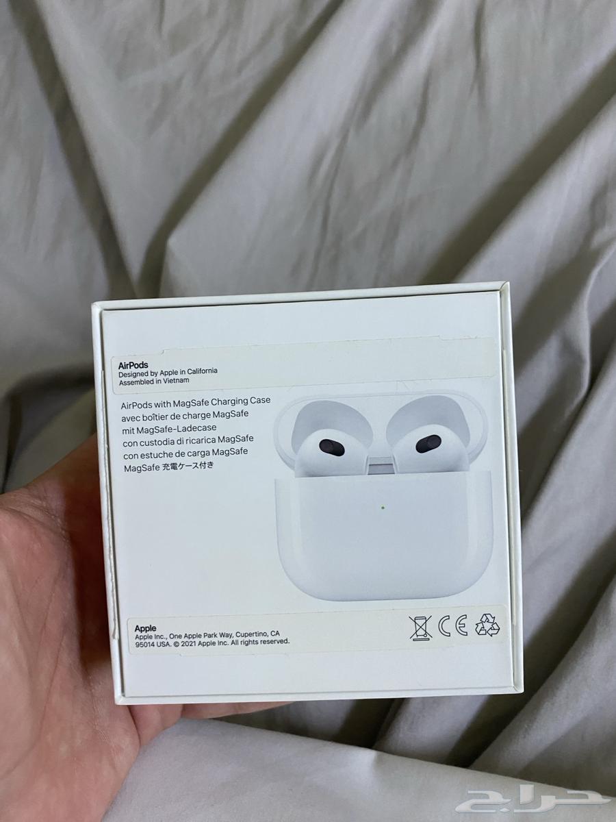 علبة سماعاة ايربودز من جرير بلفاتورها والكرتون والرقم التسلس64391784198787113