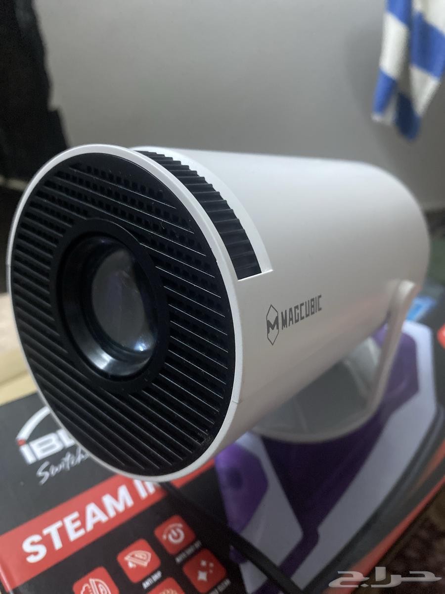 Projector64389377881217110