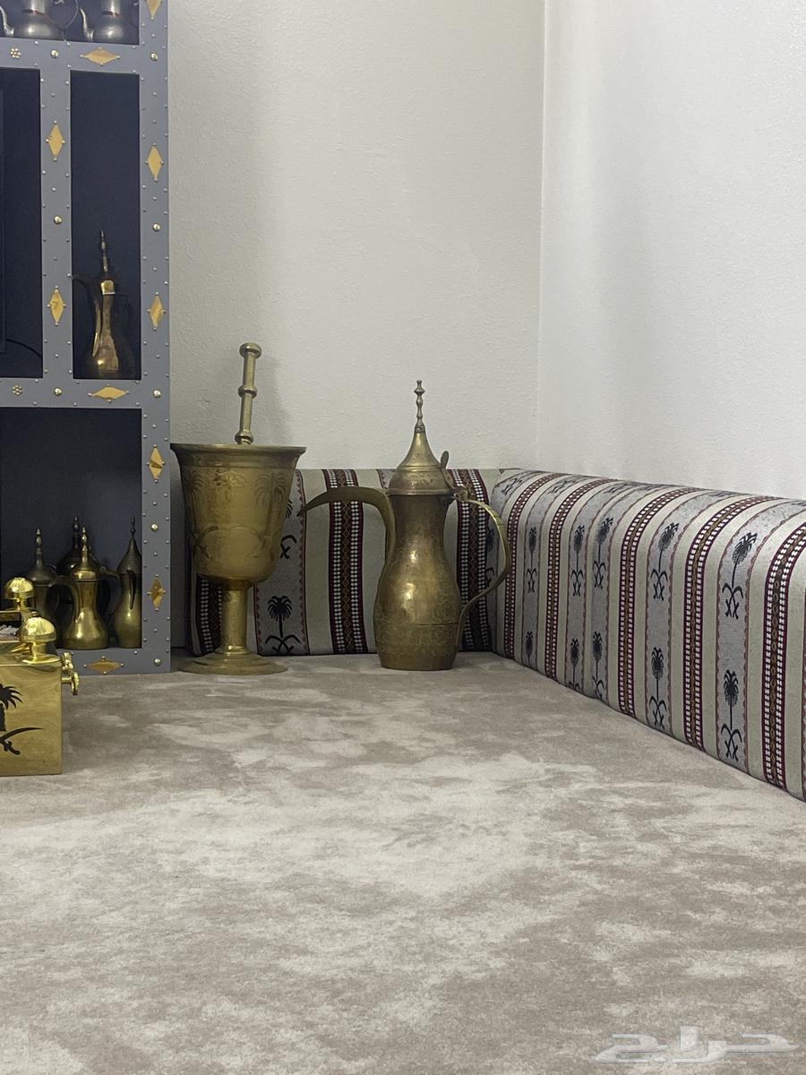 دله قديمه كبيره للبيع نخله وسيفين مكتوب السعوديه العربية64377768862722110