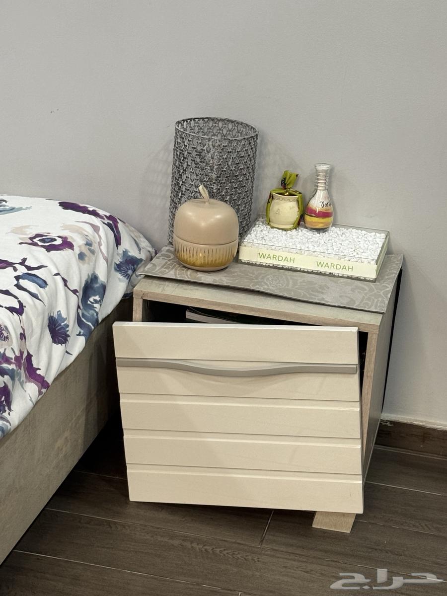 سرير كمودينة مرتبة غرفة نوم64384479076610112