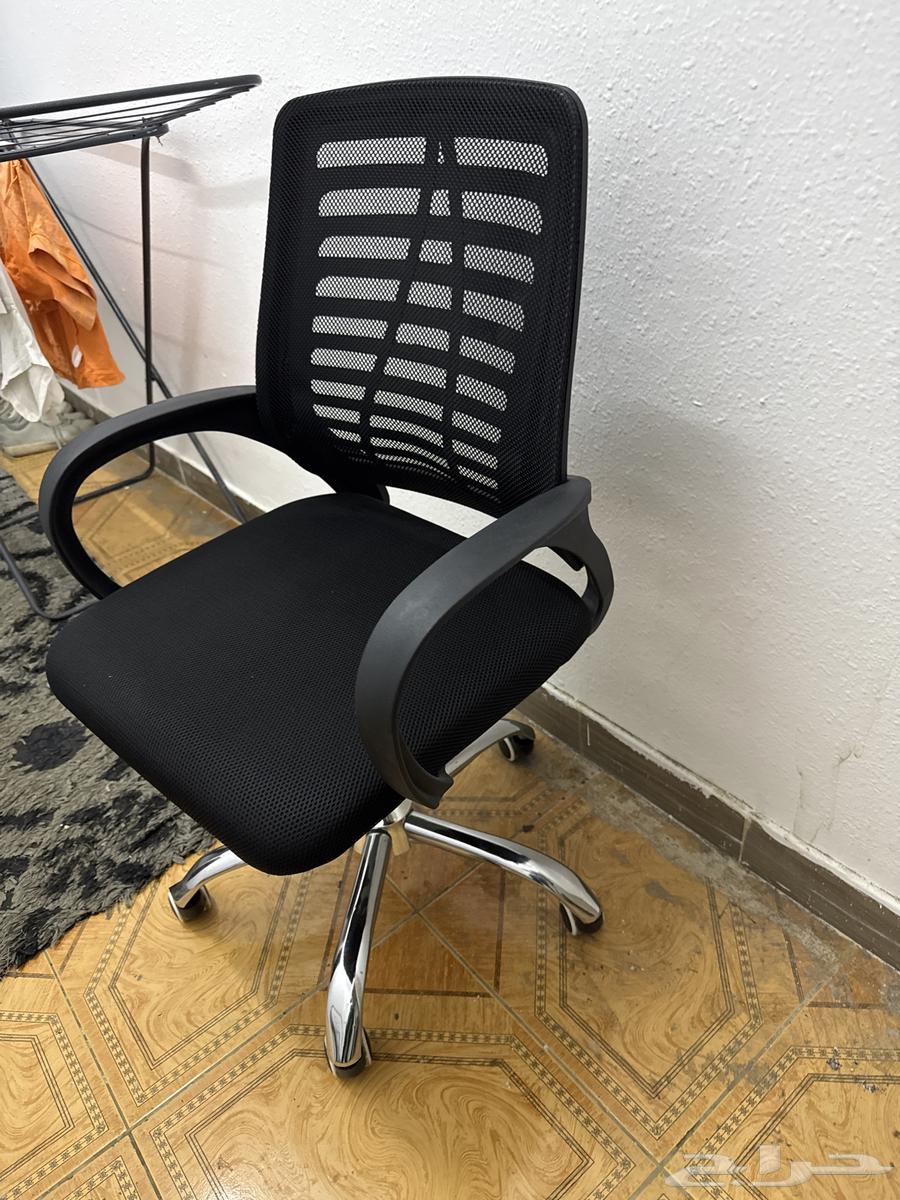 كرسي مكتب بحاله جديده64389474459009111