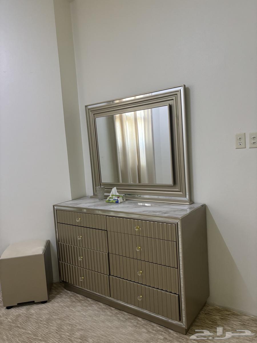 اثاث معا اجهزتها الكهربائية على الشرط64387843574402112