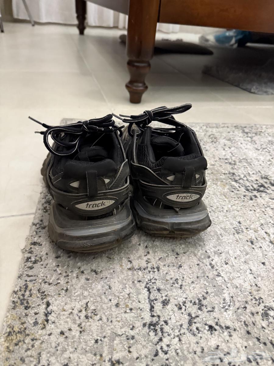 حذاء balenciaga track ledمقاس 43 مو اصلي ميرور استعمال خفيف64382031804801110