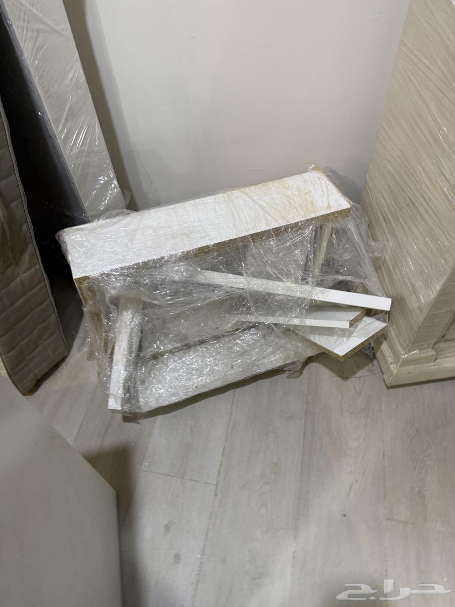 IKEA computer table disassembled and ready for sale due to relocation64391259397250112