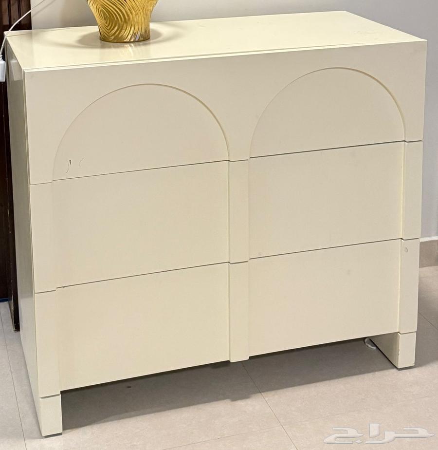 كراسي و وحدة ادراج للبيع64382707693185112