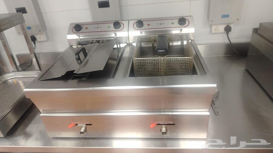 معدات مطعم متكاملة شبه جديدة64386821951234112