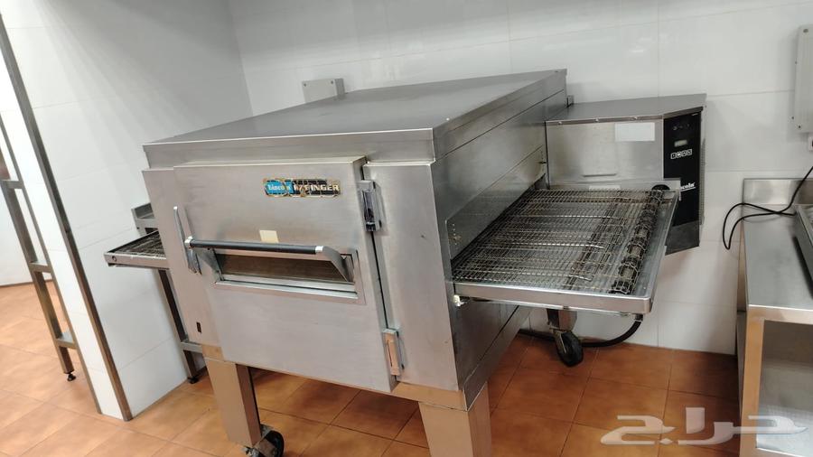 معدات مطعم متكاملة شبه جديدة64386821951234110