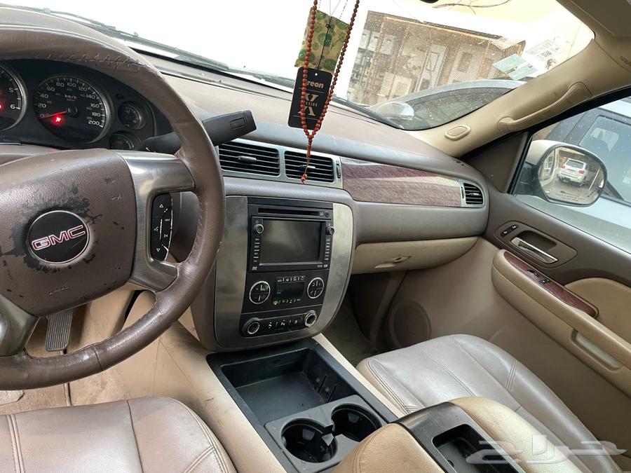 GMC يوكن XL موديل 2007 8L64526898419074112