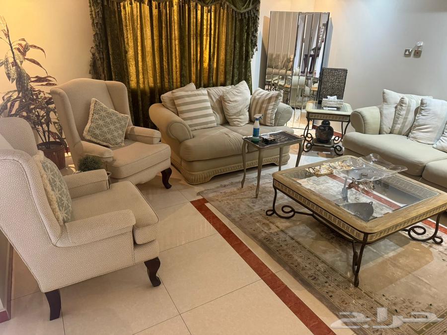 Five-piece living room set with rug and three tables64383344918145112