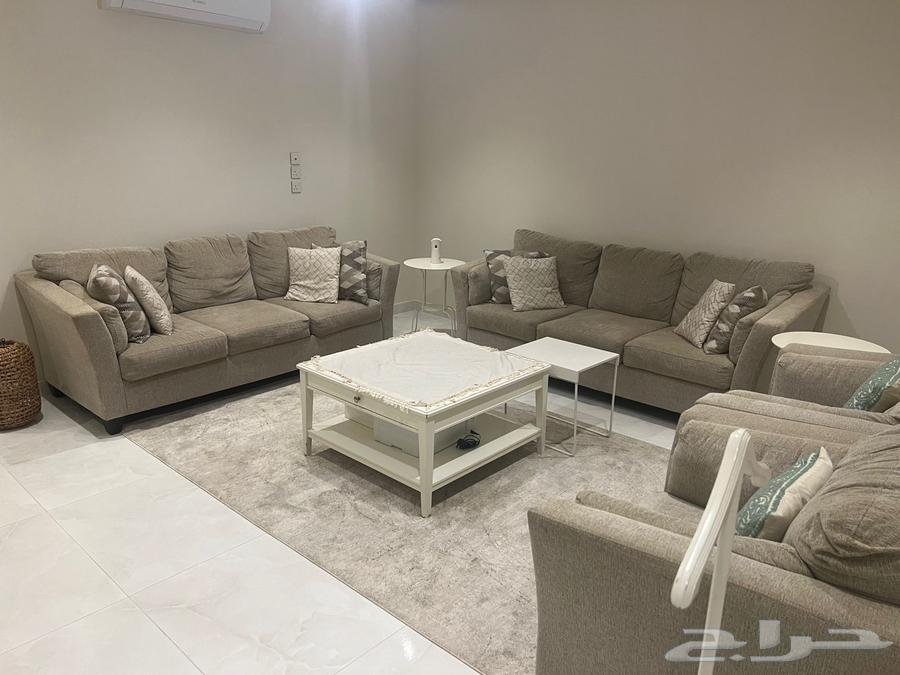 Sofa with tables64385411849219111