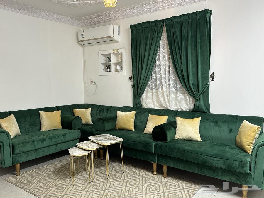 Sofa set with carpet and curtain64386262615682110