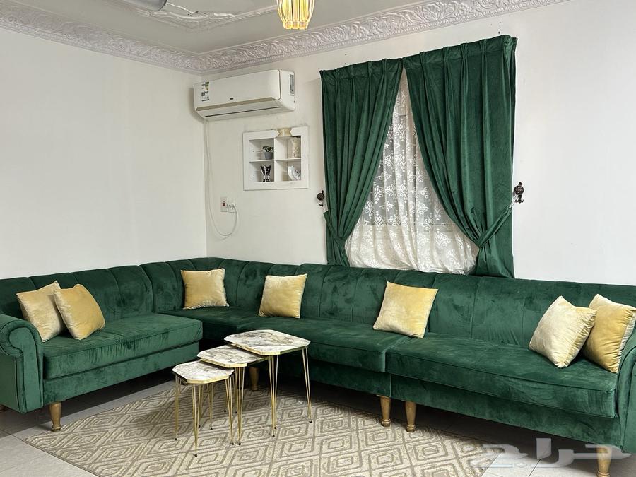 Sofa set with carpet and curtain64386262615682112