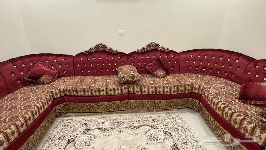 طقم كنب مستخدم بحالة جيدة جدا  للبيع64382404588289111