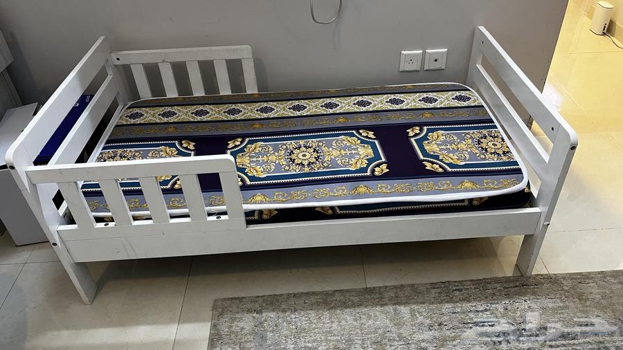 سرير أطفال مع مرتبه64386193425153110