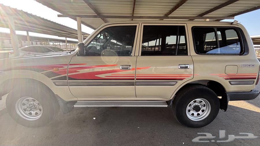 جيب صالون لاند كروزر للبيع او البدل الناسب64522865394819110