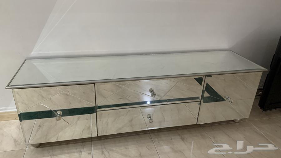 طاولة تلفزيون64386096375298110